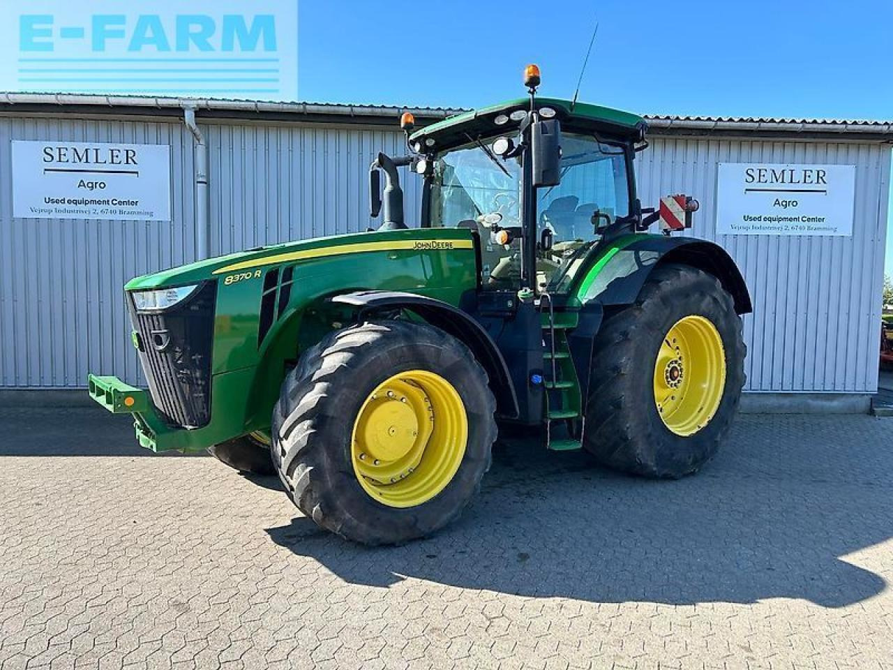 John Deere 8370r - Traktors: foto 1 John Deere 8370r - Traktors: foto 1