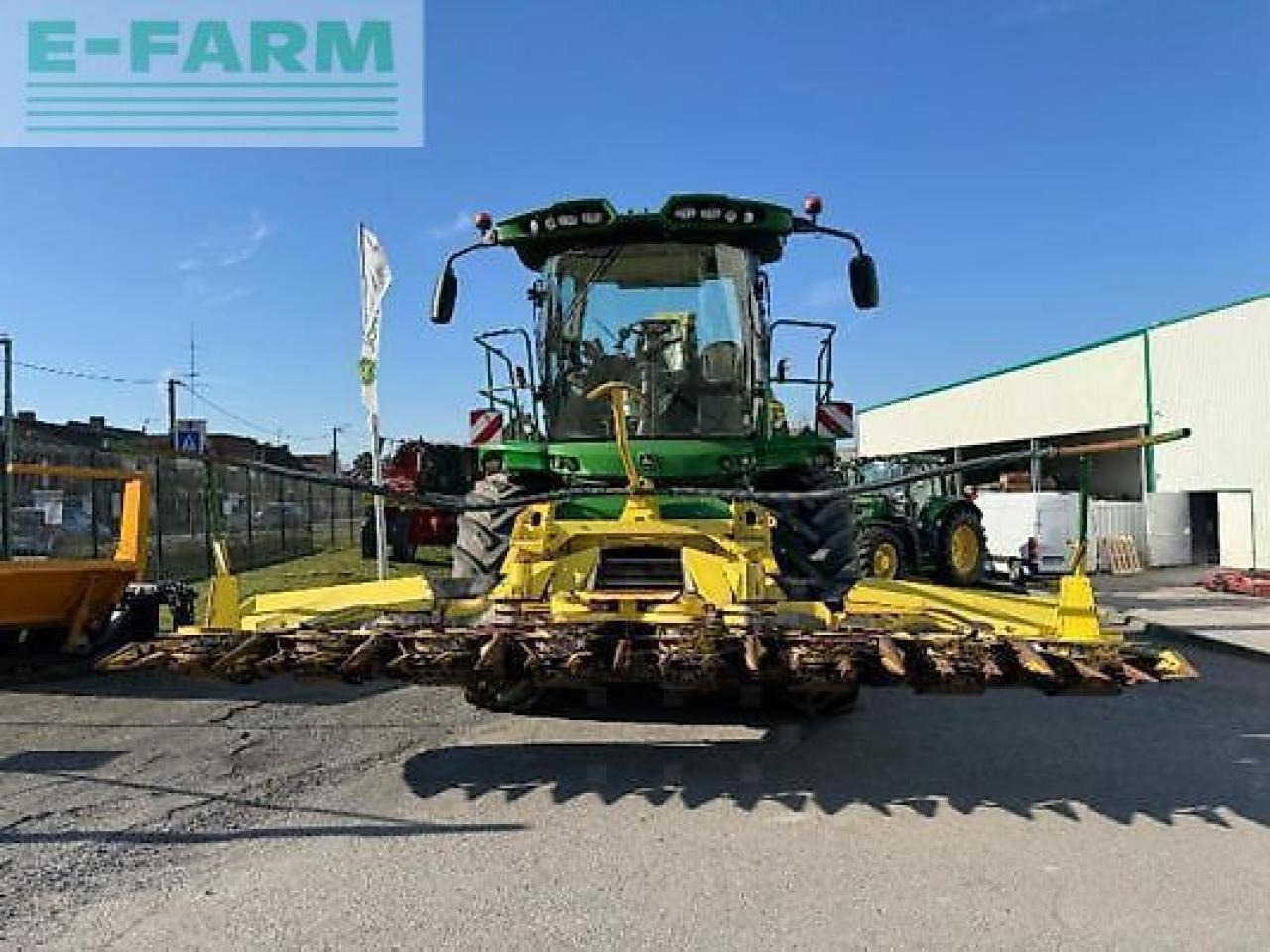 John Deere 8500 - Lopbarības kombains: foto 2 John Deere 8500 - Lopbarības kombains: foto 2