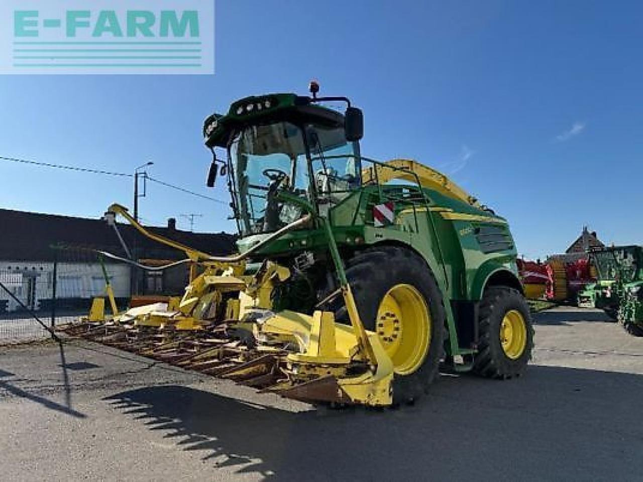 John Deere 8500 - Lopbarības kombains: foto 1 John Deere 8500 - Lopbarības kombains: foto 1