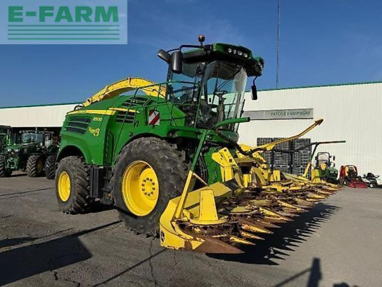 John Deere 8500 - Lopbarības kombains: foto 3 John Deere 8500 - Lopbarības kombains: foto 3