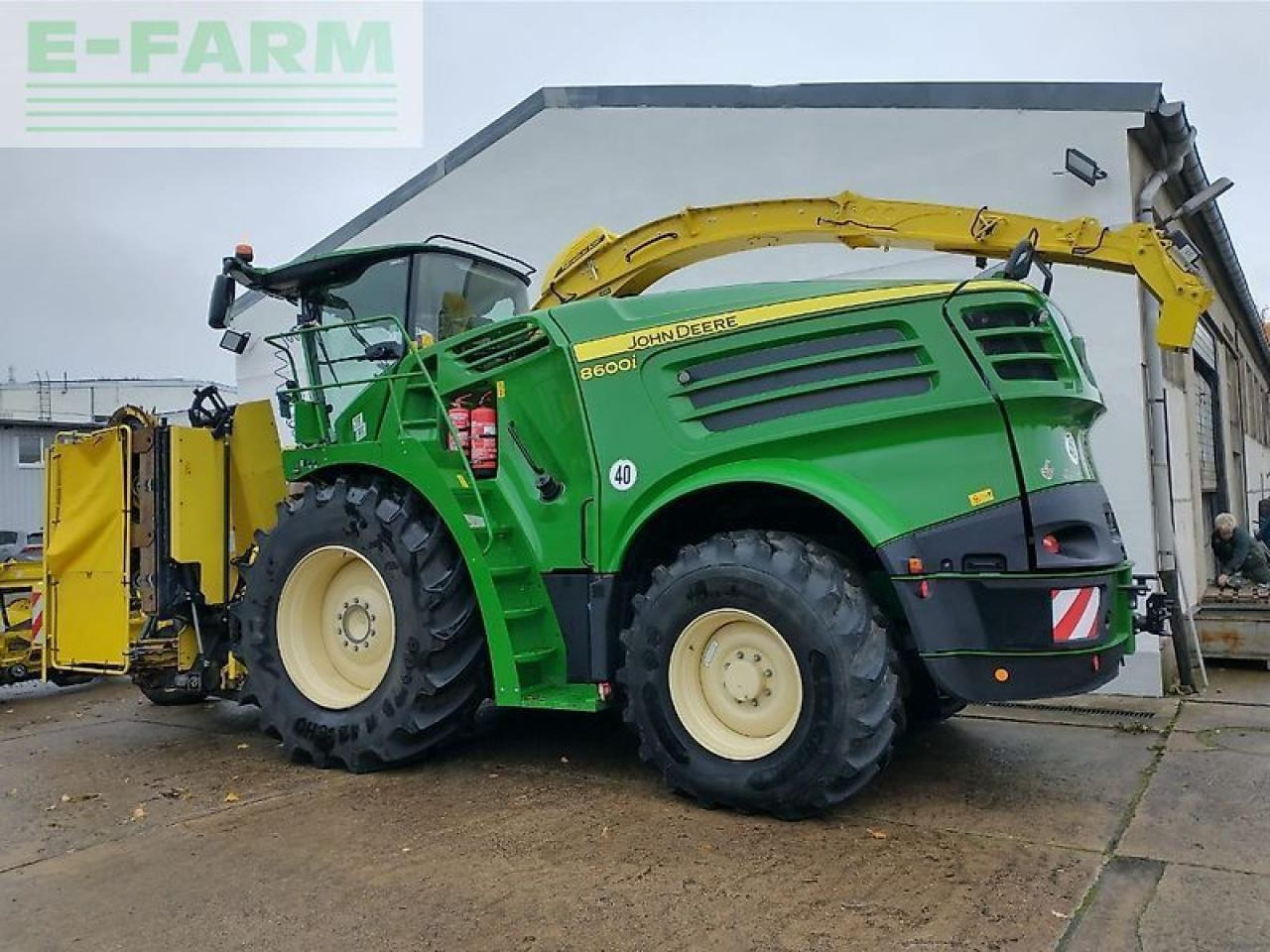 John Deere 8600 - Lopbarības kombains: foto 2 John Deere 8600 - Lopbarības kombains: foto 2