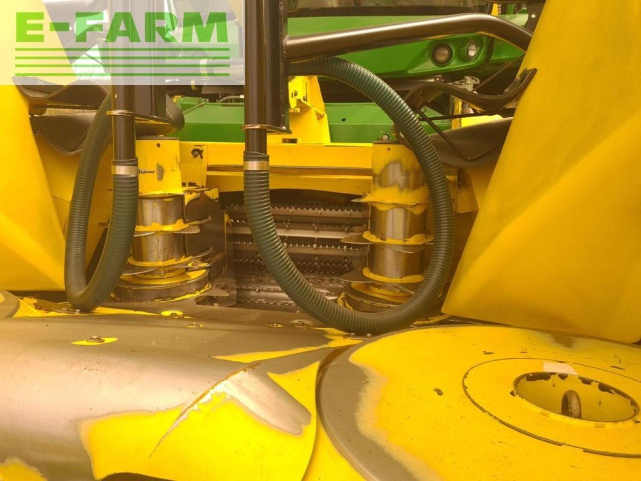 Lopbarības kombains John Deere 8600 i: foto 16