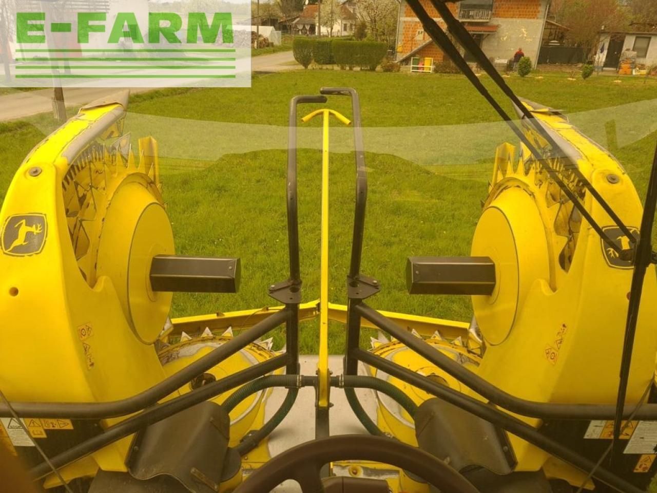 Lopbarības kombains John Deere 8600 i: foto 8