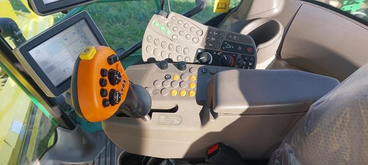 Lopbarības kombains John Deere 8600i: foto 6