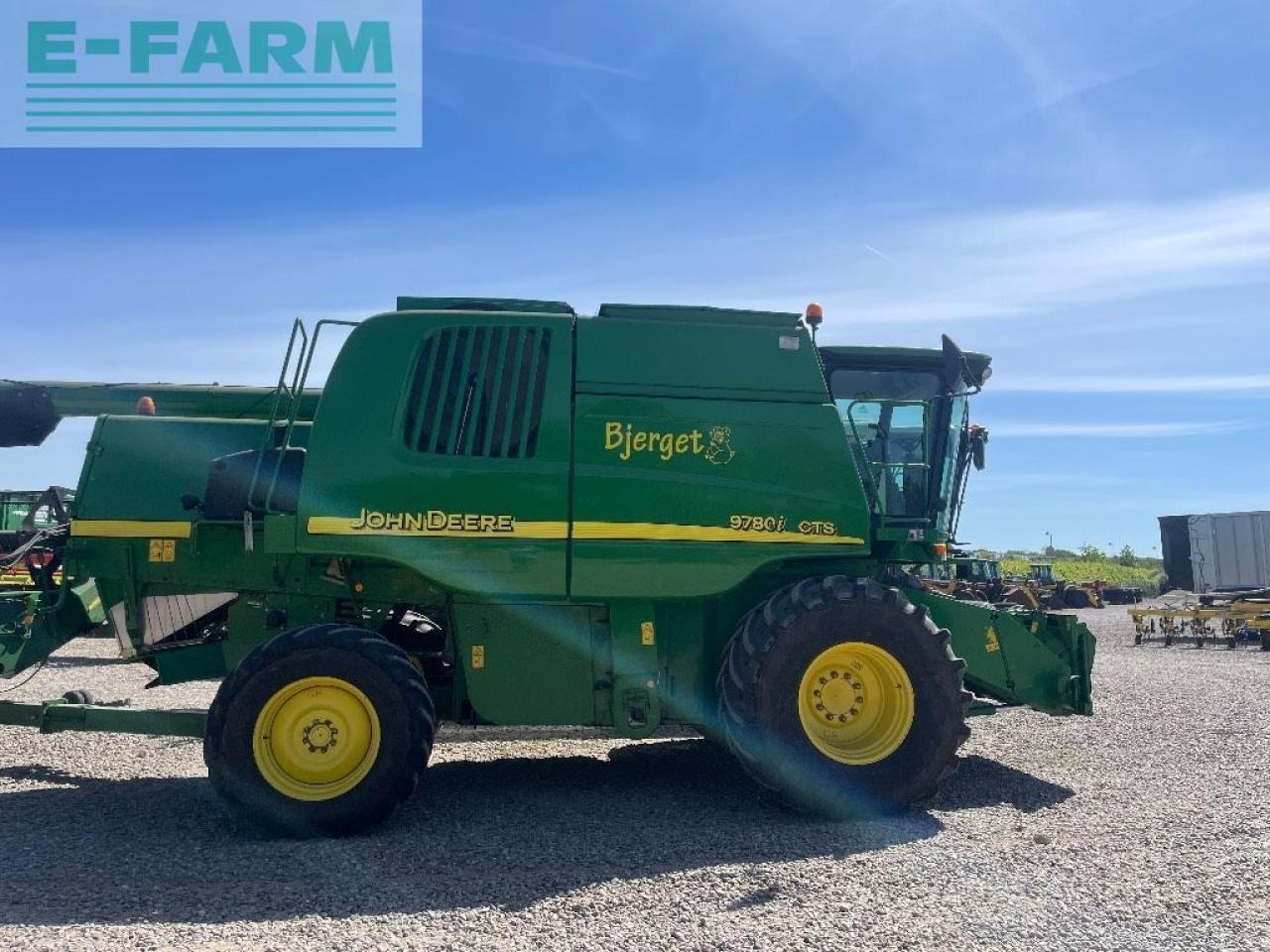 John Deere 9780 i cts - Labības kombains: foto 1 John Deere 9780 i cts - Labības kombains: foto 1