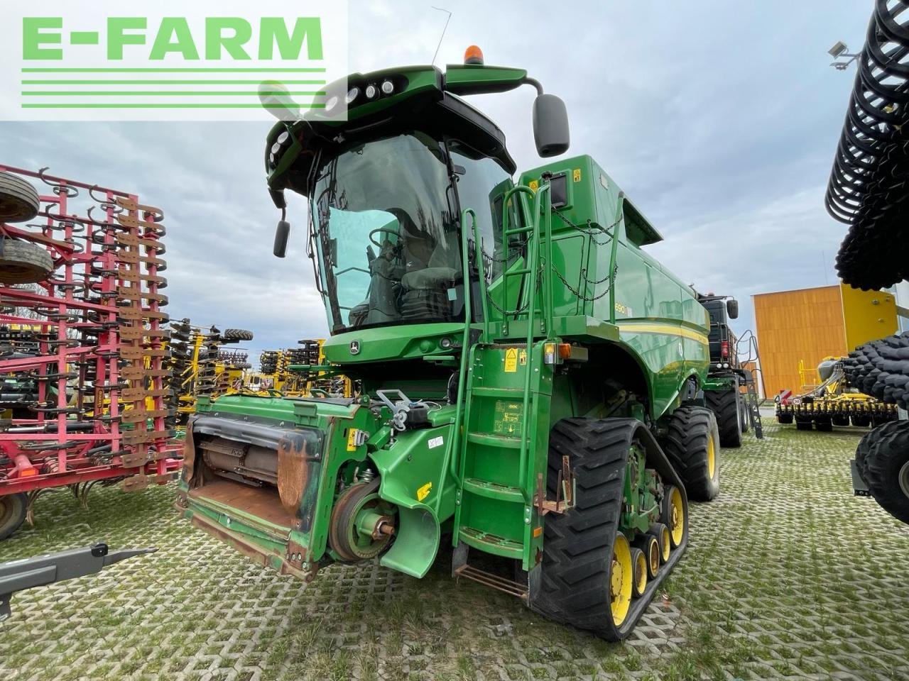 John Deere S690i - Labības kombains: foto 1 John Deere S690i - Labības kombains: foto 1