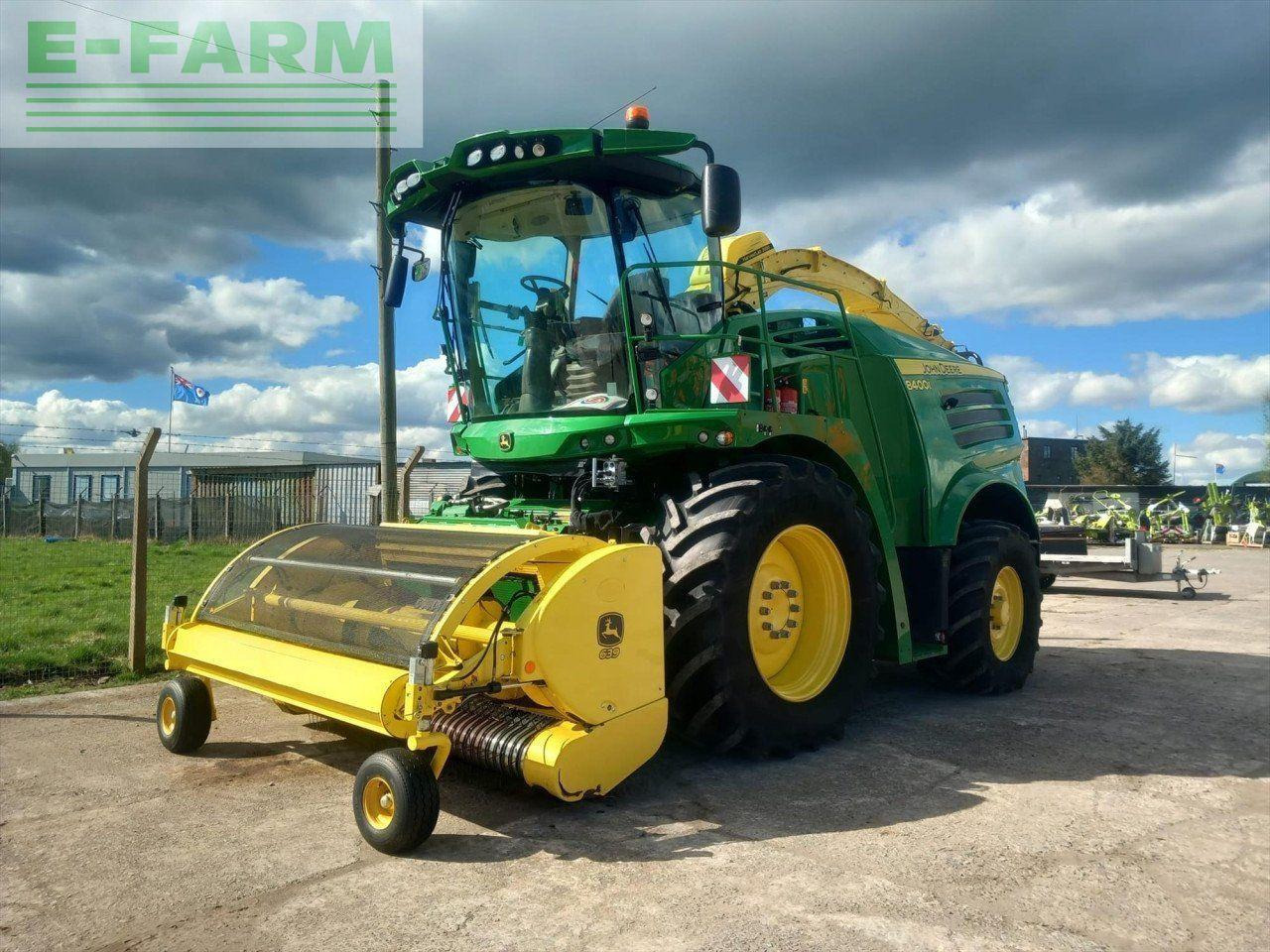 John Deere USED 8400I - Lopbarības kombains: foto 2 John Deere USED 8400I - Lopbarības kombains: foto 2
