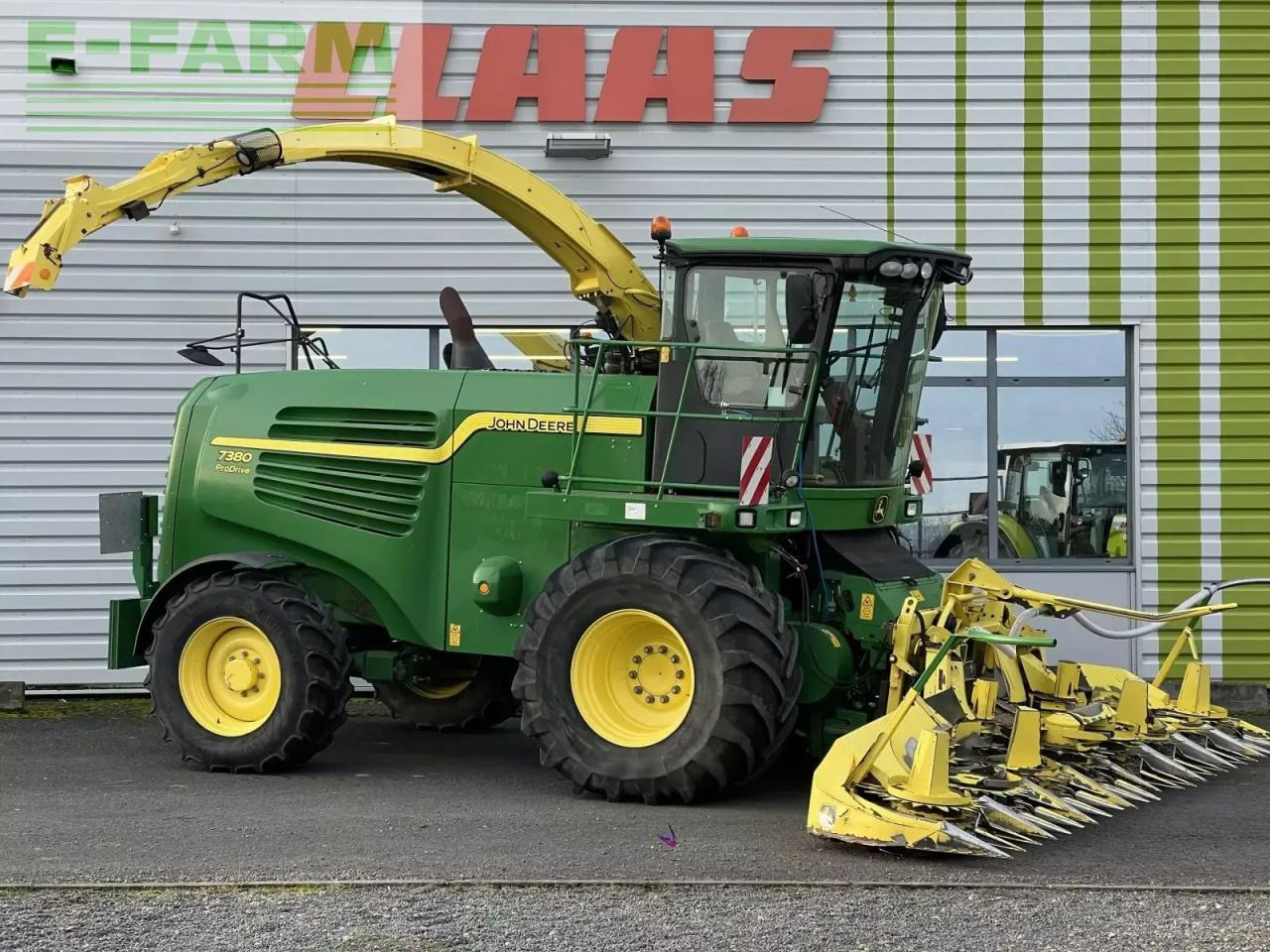 John Deere ensileuse j-d 7380 - Lopbarības kombains: foto 1 John Deere ensileuse j-d 7380 - Lopbarības kombains: foto 1