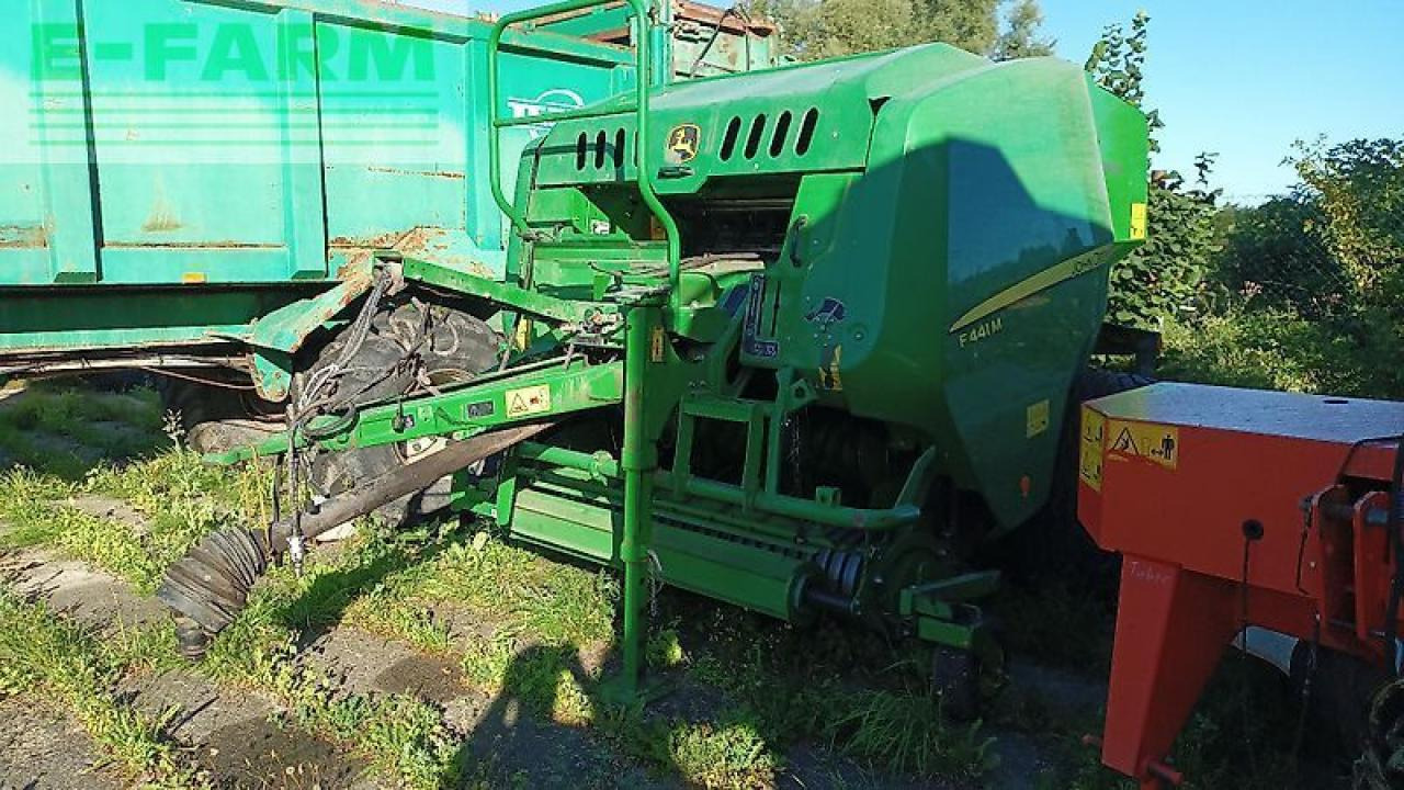 John Deere f441 m - Kīpu prese: foto 1 John Deere f441 m - Kīpu prese: foto 1