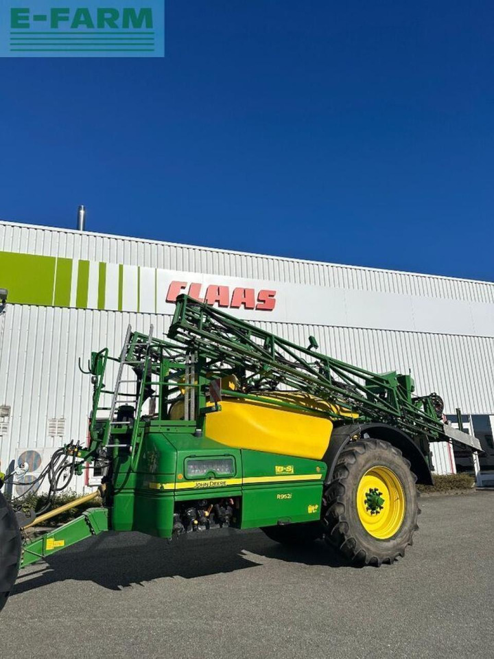 John Deere r952 i - Piekabināmais miglotājs: foto 1 John Deere r952 i - Piekabināmais miglotājs: foto 1