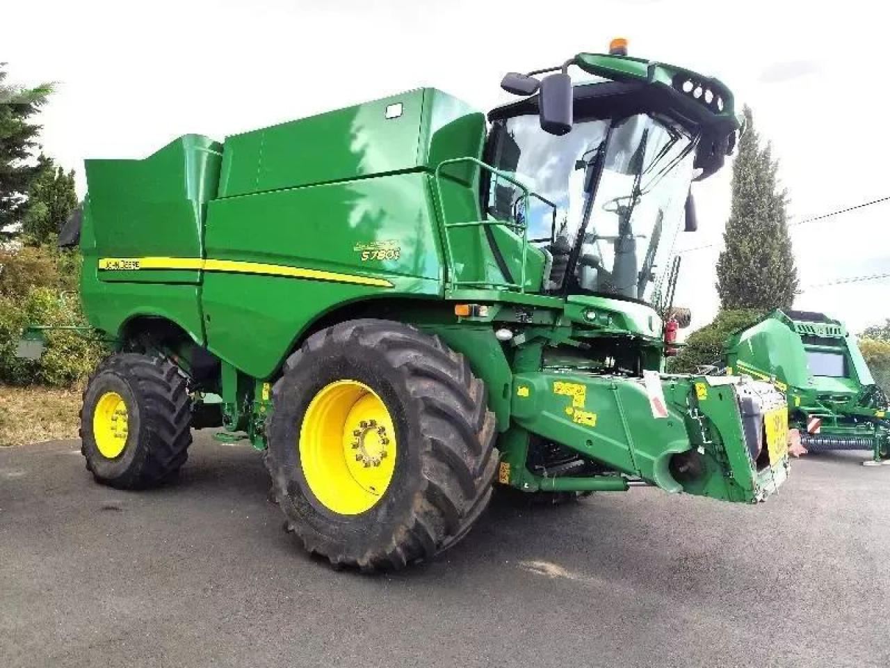 John Deere s780 - Labības kombains: foto 1 John Deere s780 - Labības kombains: foto 1