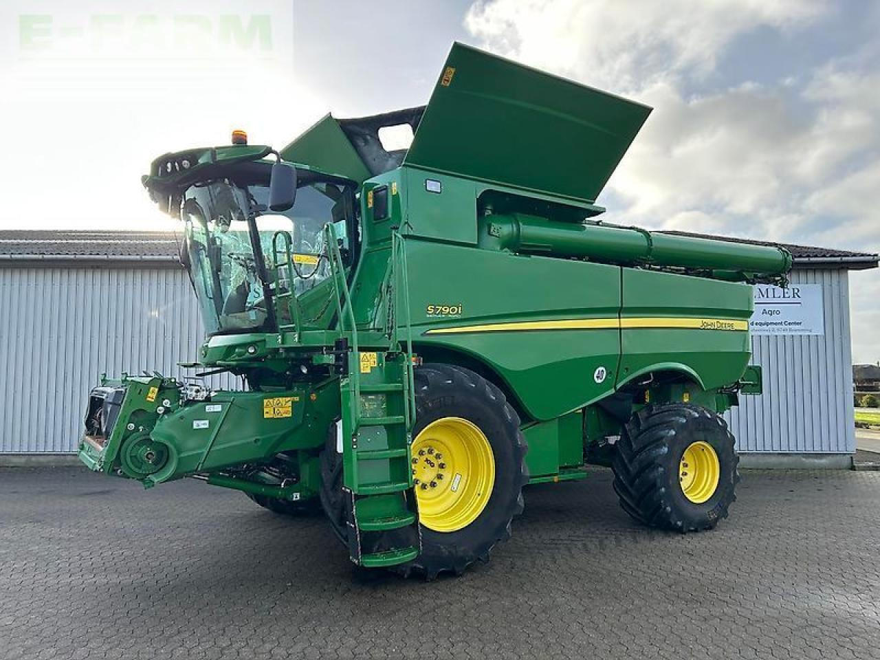 John Deere s785 - Labības kombains: foto 1 John Deere s785 - Labības kombains: foto 1