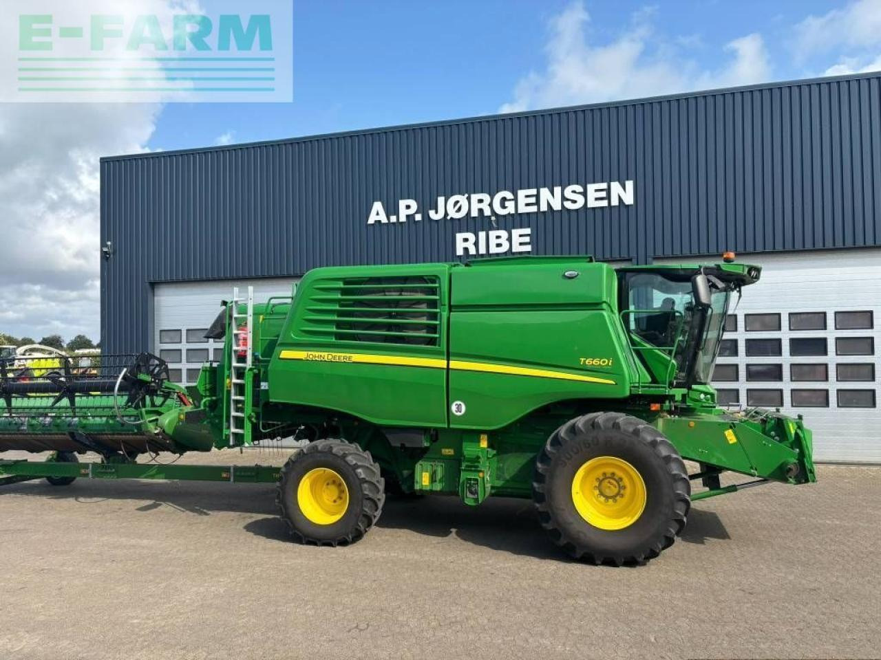 John Deere t 660 i 4wd - Labības kombains: foto 1 John Deere t 660 i 4wd - Labības kombains: foto 1