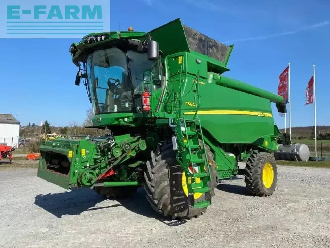 John Deere t560 hm - Labības kombains: foto 1 John Deere t560 hm - Labības kombains: foto 1