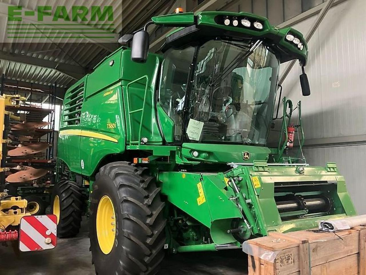 John Deere t560 hm - Labības kombains: foto 1 John Deere t560 hm - Labības kombains: foto 1