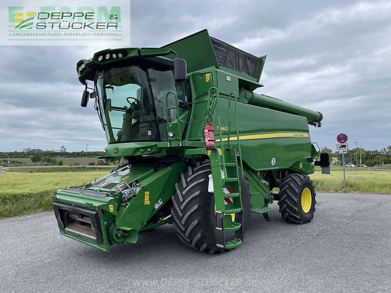 John Deere t560 mit 722pf - Labības kombains: foto 1 John Deere t560 mit 722pf - Labības kombains: foto 1