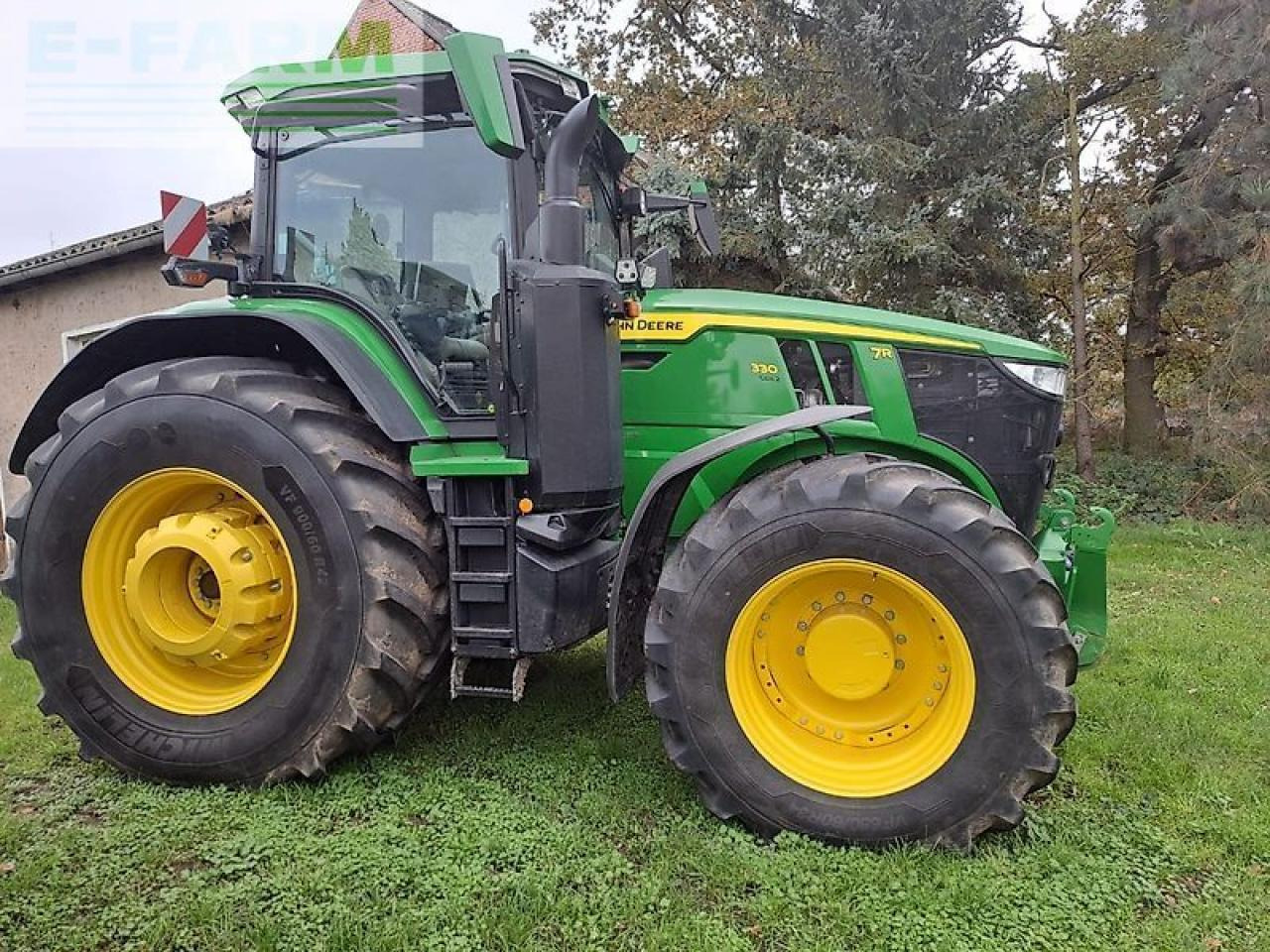 John Deere traktor 7r330 - Lopbarības kombaina papildaprīkojums: foto 1 John Deere traktor 7r330 - Lopbarības kombaina papildaprīkojums: foto 1