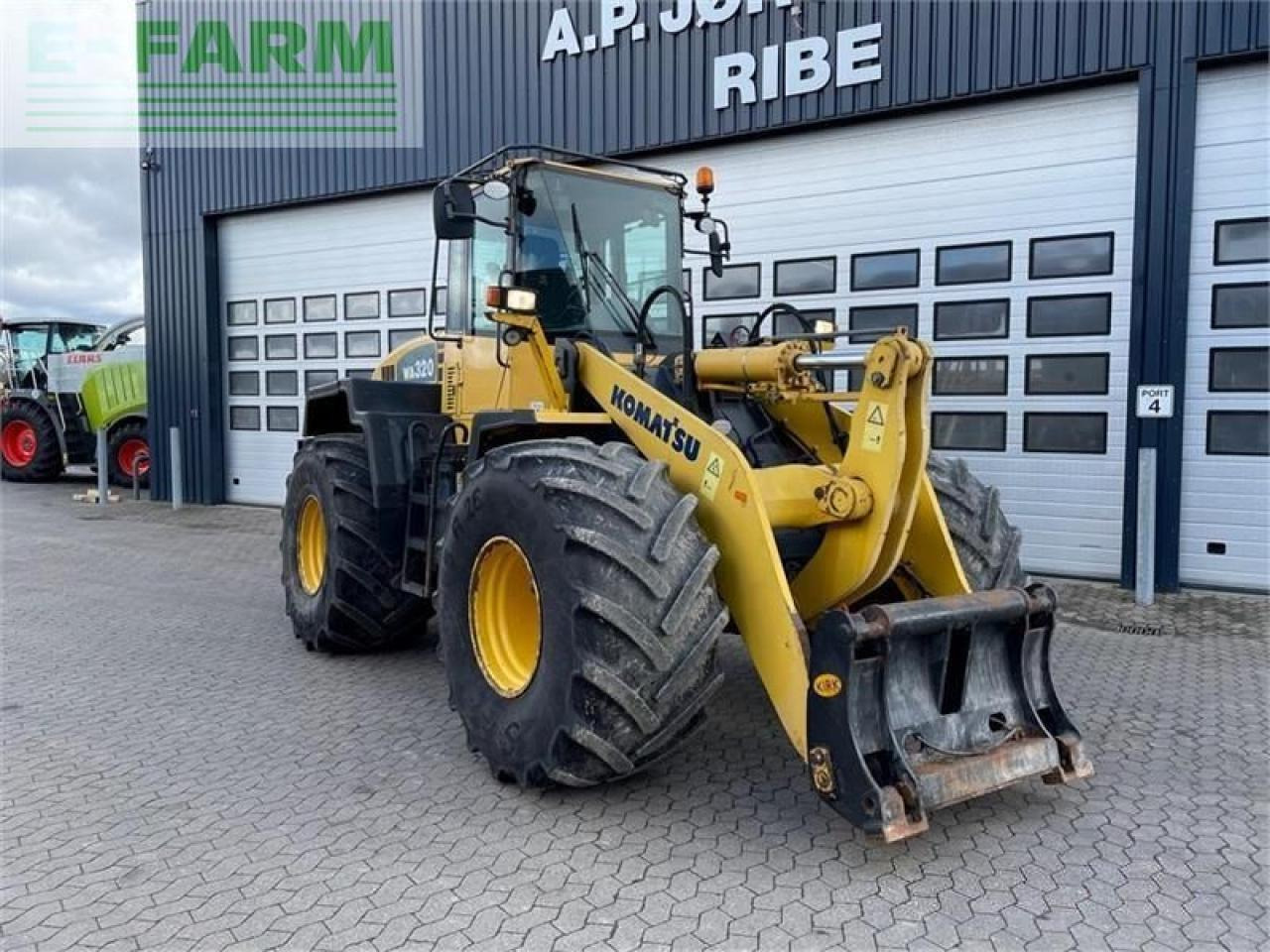 Komatsu wa320-5 - Mini-ekskavators: foto 2 Komatsu wa320-5 - Mini-ekskavators: foto 2