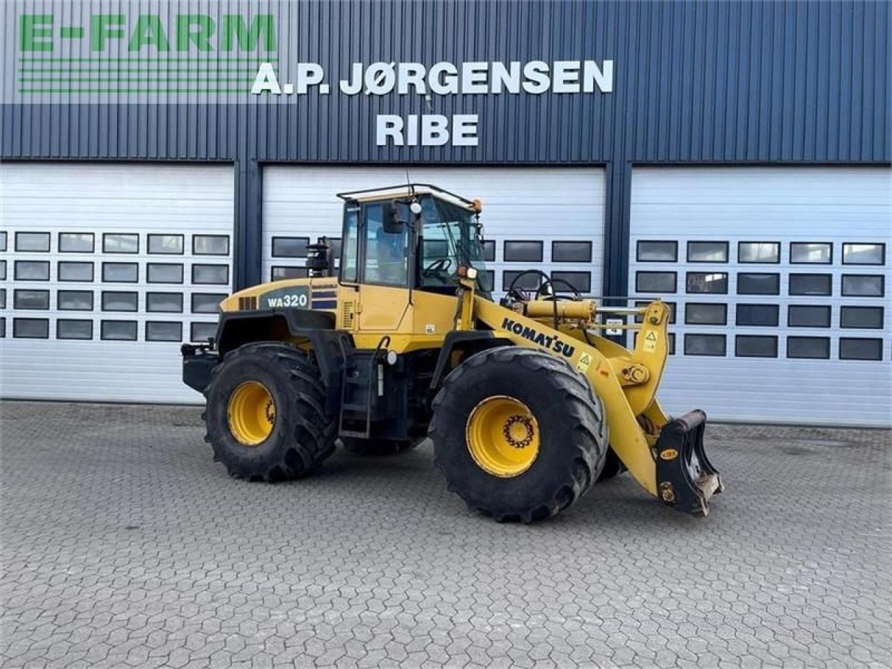 Komatsu wa320-5 - Mini-ekskavators: foto 1 Komatsu wa320-5 - Mini-ekskavators: foto 1