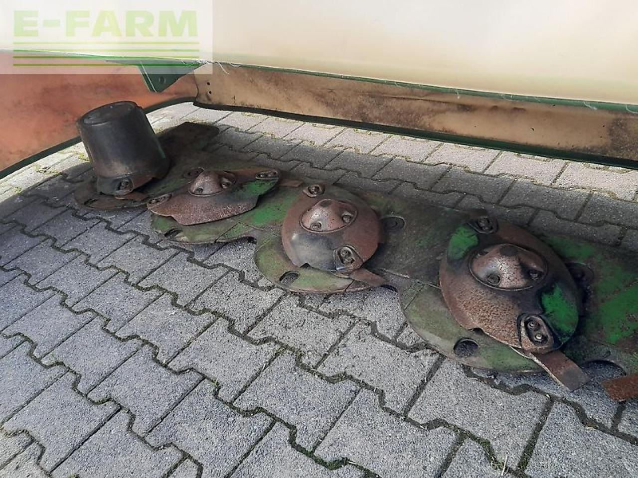 Krone easy cut r 320 - Pļāvējs: foto 4 Krone easy cut r 320 - Pļāvējs: foto 4