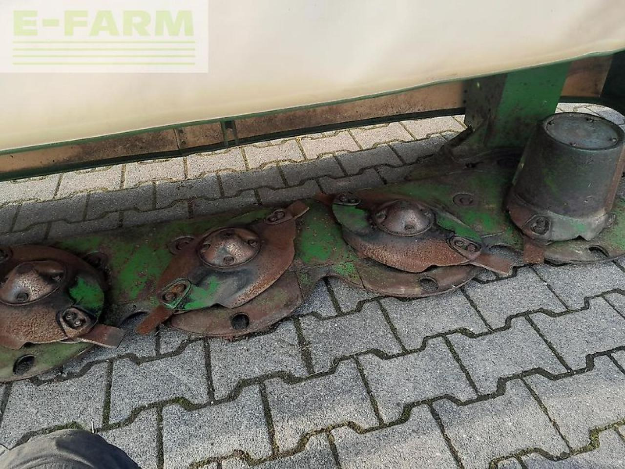 Krone easy cut r 320 - Pļāvējs: foto 5 Krone easy cut r 320 - Pļāvējs: foto 5