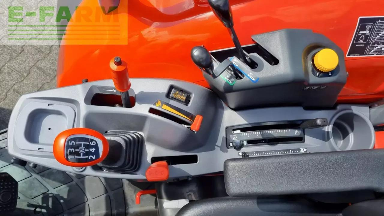 Kubota m4-063 rops - Traktors: foto 4 Kubota m4-063 rops - Traktors: foto 4