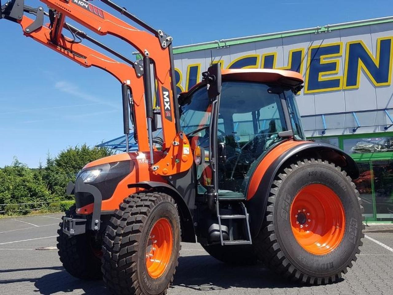 Kubota m4-073 cab 36x36 - Traktors: foto 1 Kubota m4-073 cab 36x36 - Traktors: foto 1