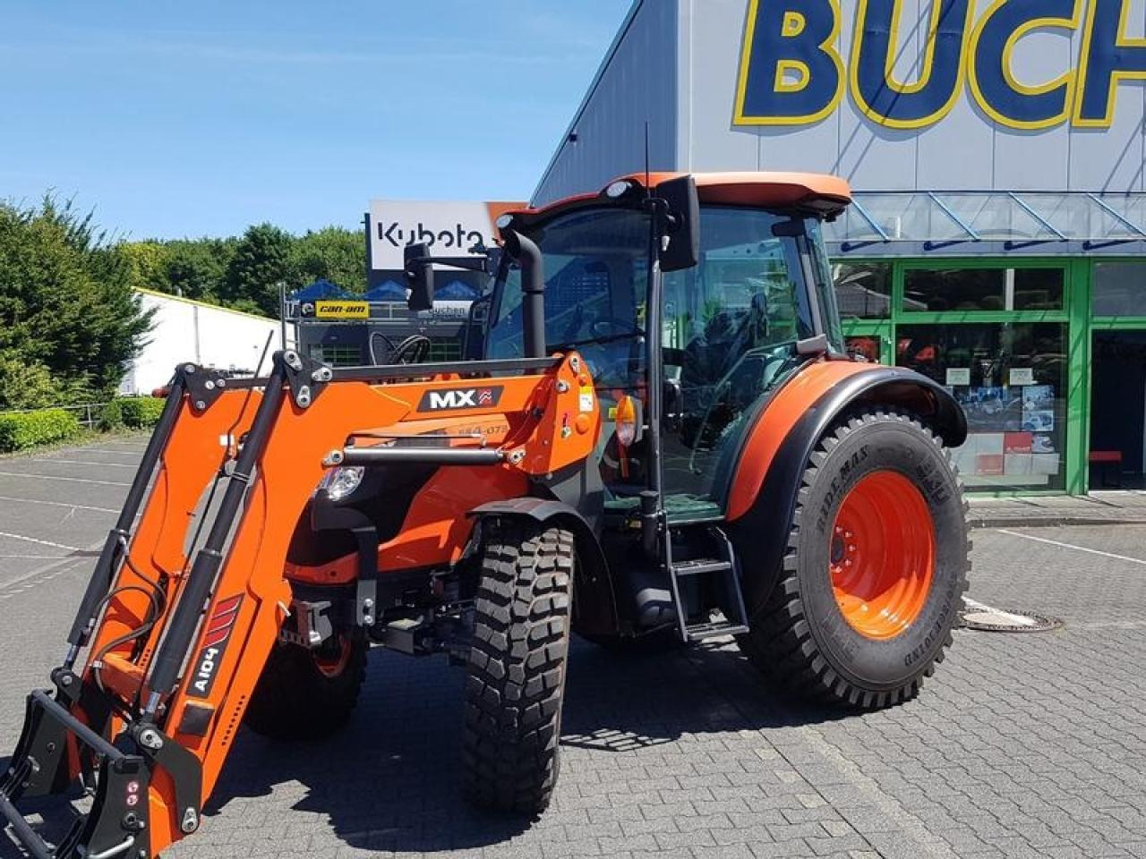 Kubota m4-073 cab 36x36 - Traktors: foto 3 Kubota m4-073 cab 36x36 - Traktors: foto 3