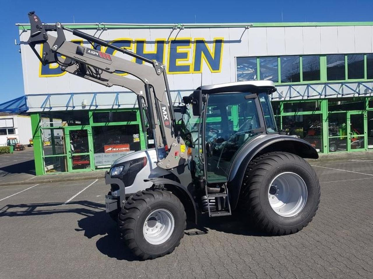 Traktors Kubota m4-073 cab 36x36: foto 9