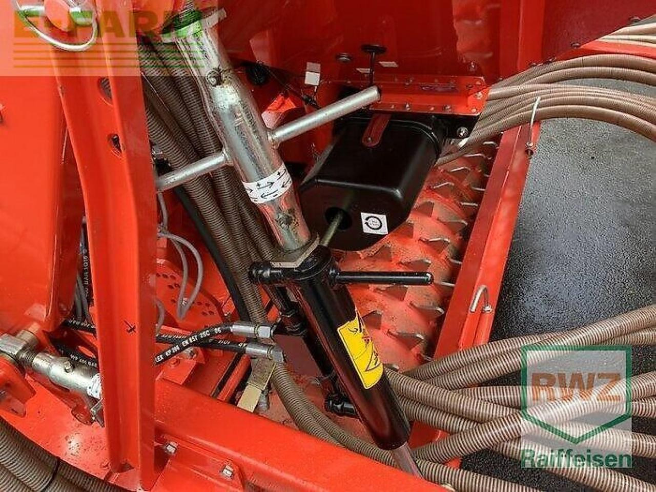 Kuhn combiliner venta lc302 (55+10,2 ha) - Sējmašīna: foto 5 Kuhn combiliner venta lc302 (55+10,2 ha) - Sējmašīna: foto 5