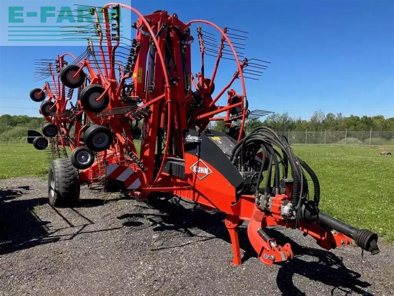 Kuhn ga13131 4-rotors rive - Vālotājs/ Ārdītājs: foto 1 Kuhn ga13131 4-rotors rive - Vālotājs/ Ārdītājs: foto 1