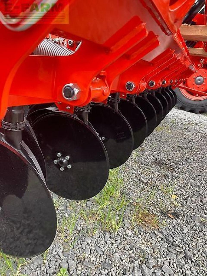 Kuhn kuhn kreiselegge hrb 303& drillmaschine sitera 330-20m - Sējmašīna: foto 3 Kuhn kuhn kreiselegge hrb 303& drillmaschine sitera 330-20m - Sējmašīna: foto 3
