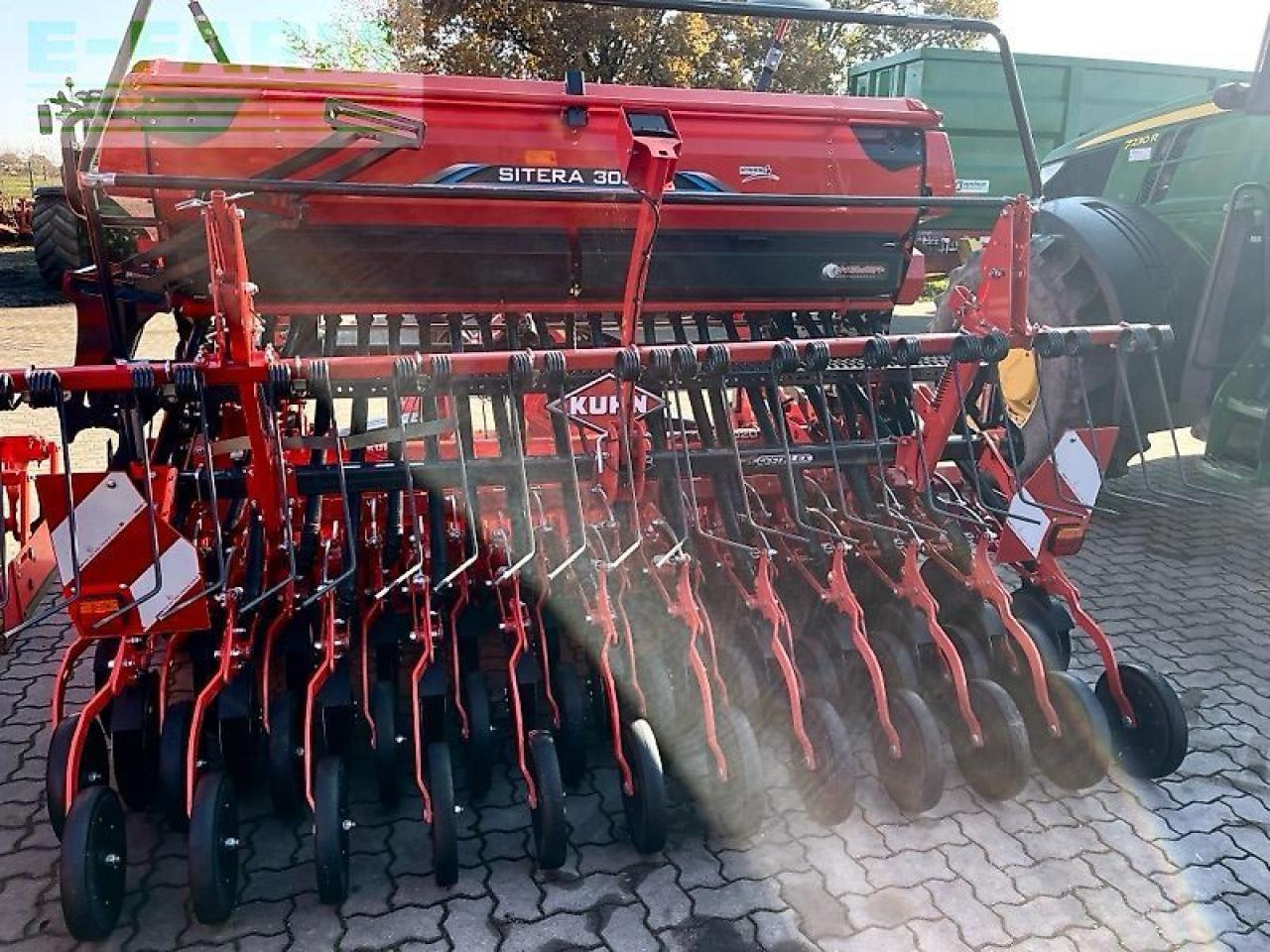 Kuhn sitera 3030 24e - Sējmašīna: foto 5 Kuhn sitera 3030 24e - Sējmašīna: foto 5