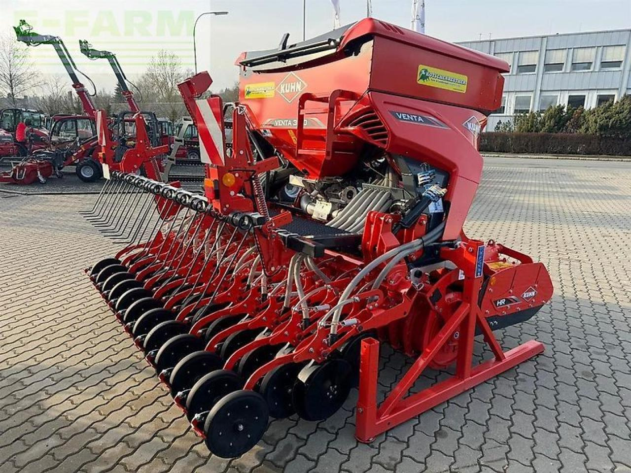 Kuhn venta 1500 liter + hr3030 - Sējmašīna: foto 1 Kuhn venta 1500 liter + hr3030 - Sējmašīna: foto 1