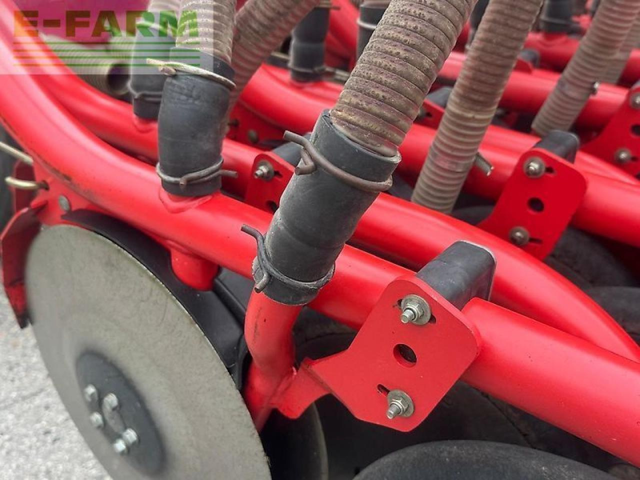 Kverneland u drill 600 - Sējmašīna: foto 4 Kverneland u drill 600 - Sējmašīna: foto 4