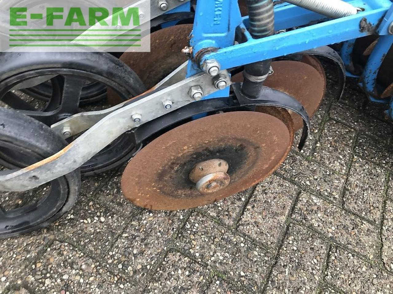 Lemken solitair 8/300 + zirkon 10/300 - Sējmašīna: foto 2 Lemken solitair 8/300 + zirkon 10/300 - Sējmašīna: foto 2