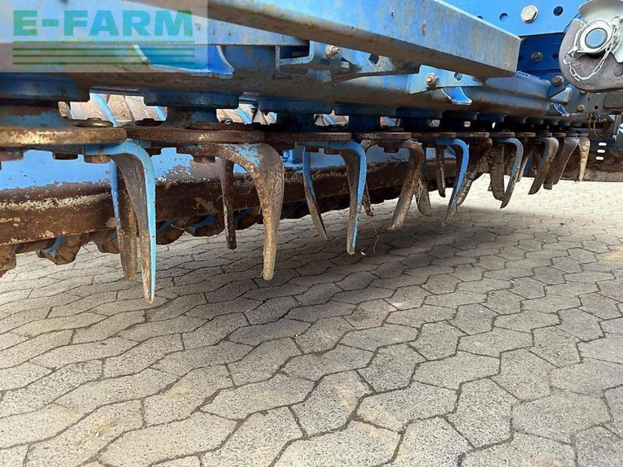 Lemken solitär 8/300 + zirkon 8 - Sējmašīna: foto 5 Lemken solitär 8/300 + zirkon 8 - Sējmašīna: foto 5