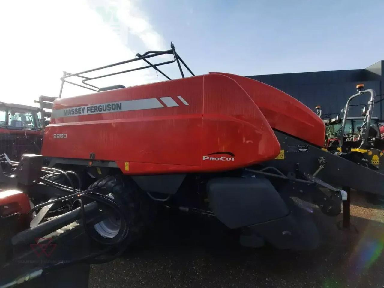 Massey Ferguson 2260 tc - Kīpu prese: foto 1 Massey Ferguson 2260 tc - Kīpu prese: foto 1