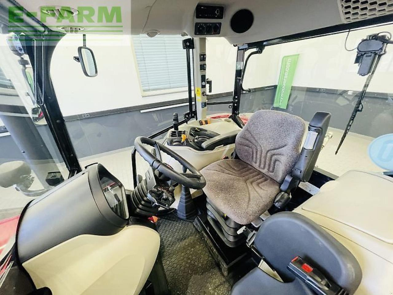 Traktors Massey Ferguson 4709 m dyna-2 essential: foto 16 Traktors Massey Ferguson 4709 m dyna-2 essential: foto 16