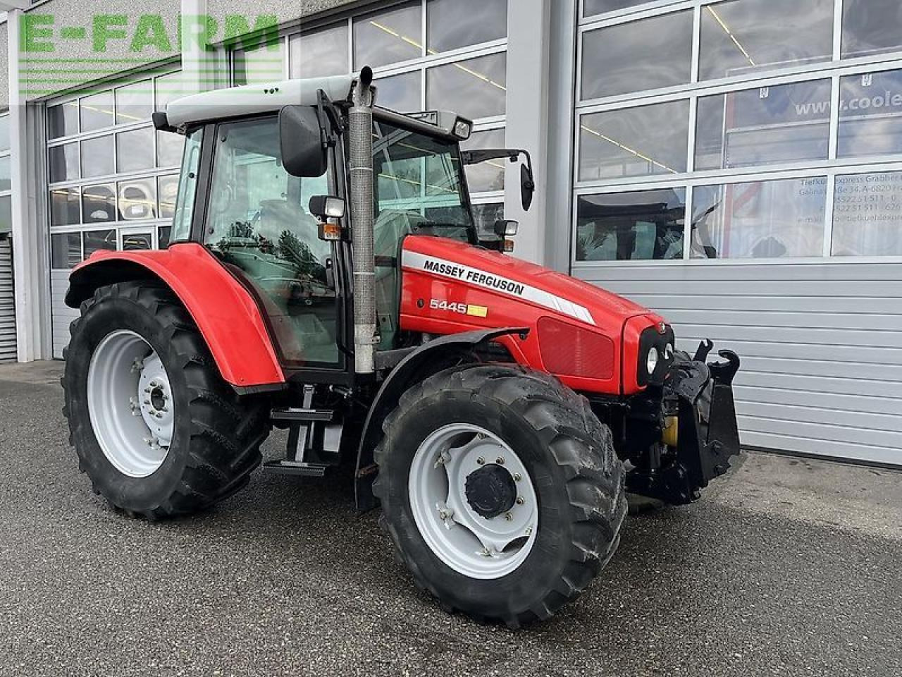 Massey Ferguson 5445-4 privilege - Traktors: foto 1 Massey Ferguson 5445-4 privilege - Traktors: foto 1