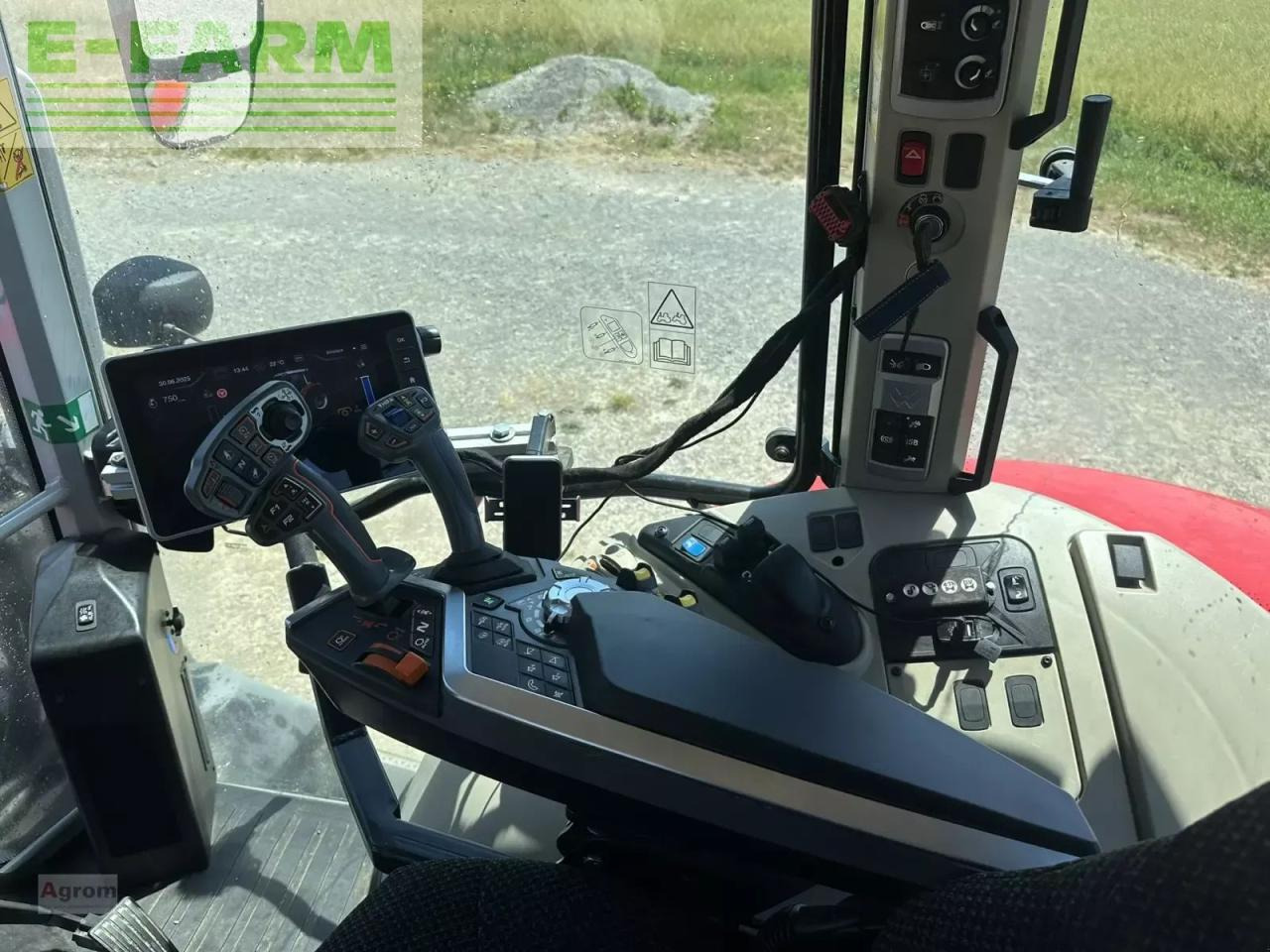 Traktors Massey Ferguson 5s.145: foto 12
