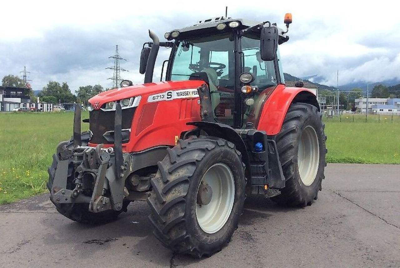 Massey Ferguson 6713s - Traktors: foto 1 Massey Ferguson 6713s - Traktors: foto 1