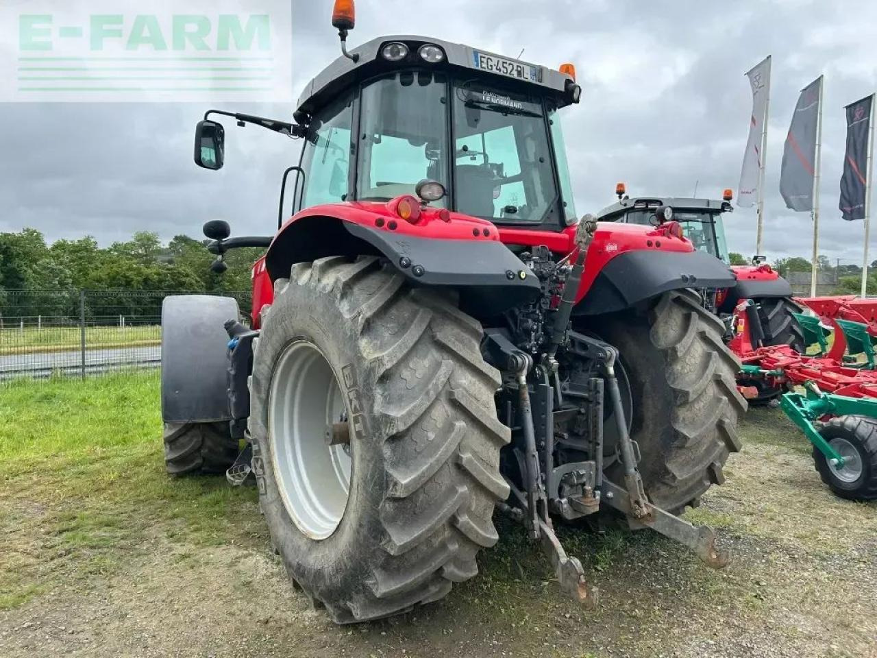 Massey Ferguson 7724 dyna-6 exclusive Exclusive - Traktors: foto 2 Massey Ferguson 7724 dyna-6 exclusive Exclusive - Traktors: foto 2