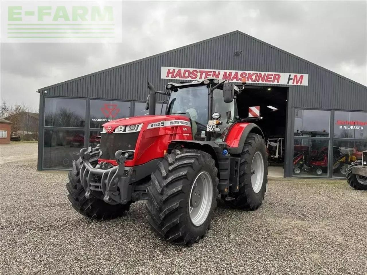 Massey Ferguson 8740s dyna vt exclusive Exclusive - Traktors: foto 1 Massey Ferguson 8740s dyna vt exclusive Exclusive - Traktors: foto 1