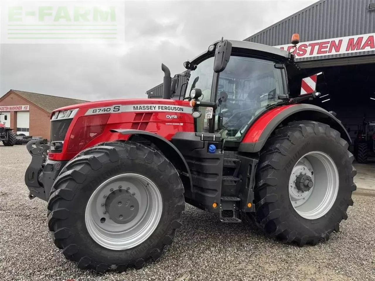 Massey Ferguson 8740s dyna vt exclusive Exclusive - Traktors: foto 2 Massey Ferguson 8740s dyna vt exclusive Exclusive - Traktors: foto 2