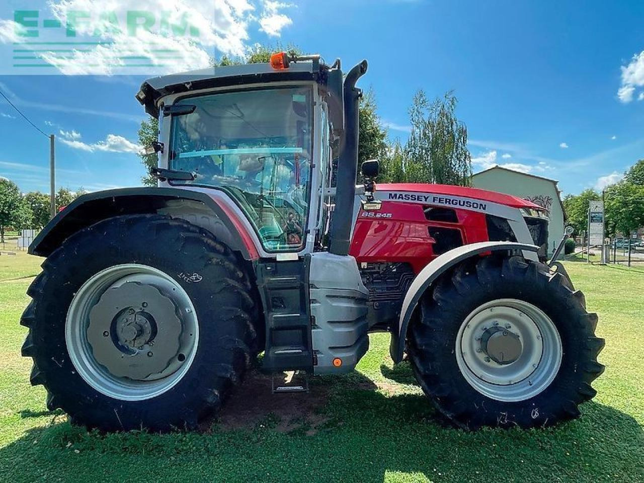Massey Ferguson 8s.245 dyna-7 exclusive Exclusive - Traktors: foto 3 Massey Ferguson 8s.245 dyna-7 exclusive Exclusive - Traktors: foto 3
