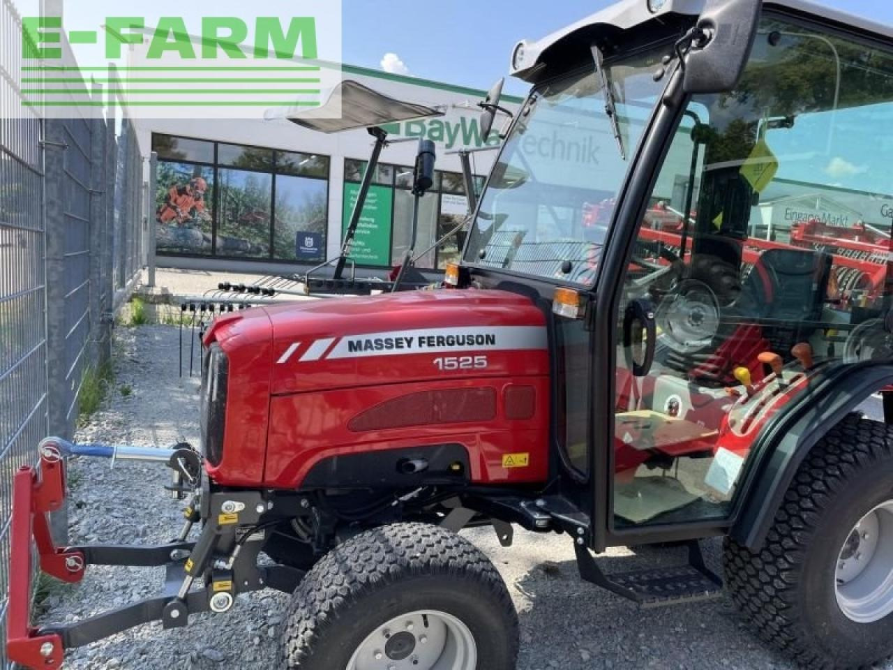 Massey Ferguson mf 1525 hp massey-ferguson tra - Traktors: foto 1 Massey Ferguson mf 1525 hp massey-ferguson tra - Traktors: foto 1
