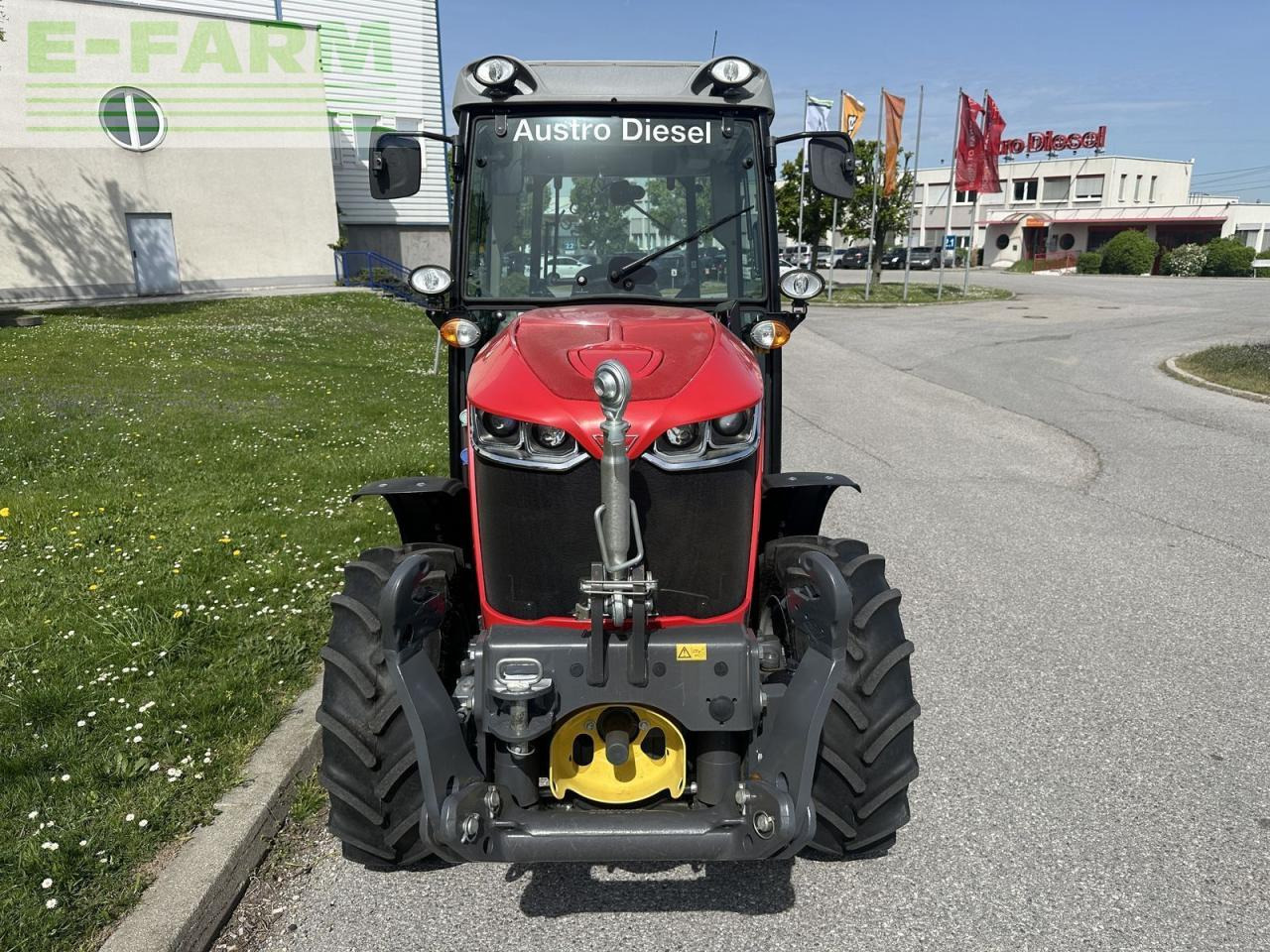 Massey Ferguson mf 3708 - Traktors: foto 2 Massey Ferguson mf 3708 - Traktors: foto 2