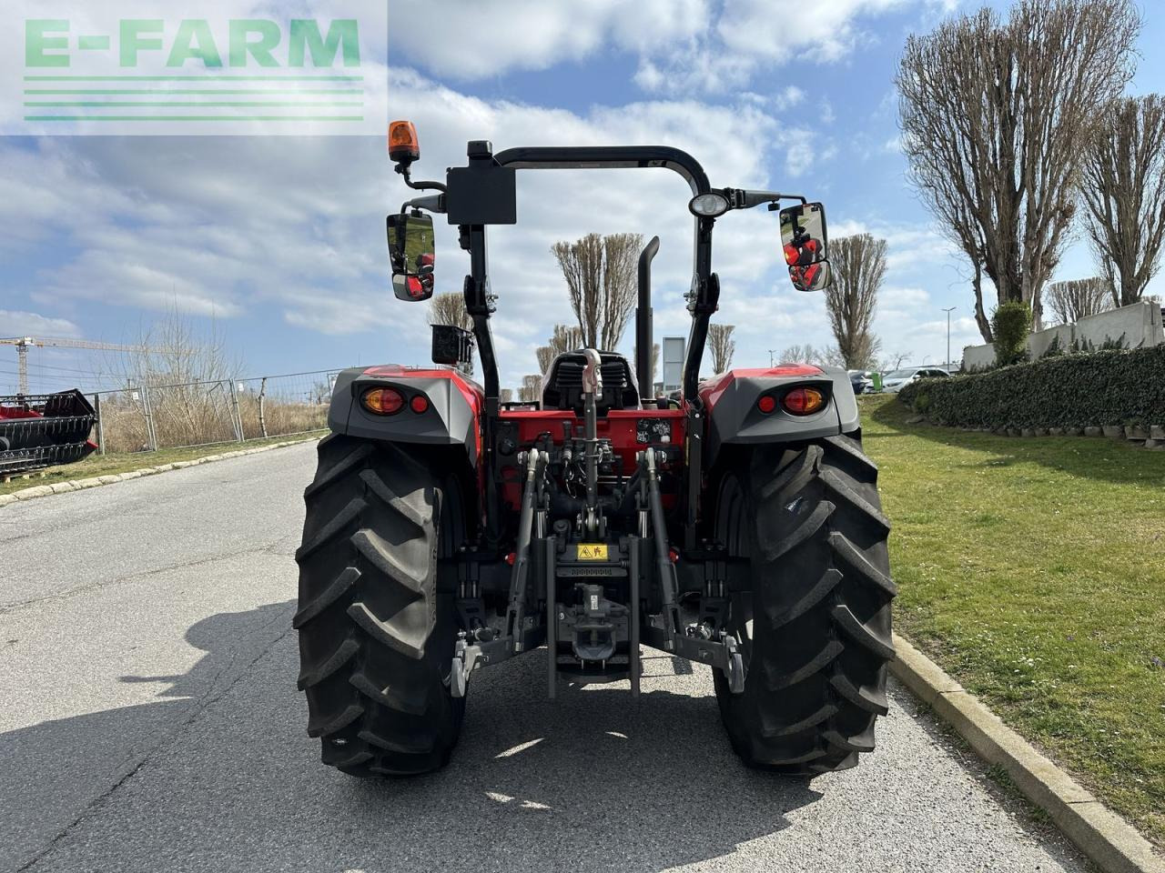 Massey Ferguson mf 4708 m plattform - Traktors: foto 5 Massey Ferguson mf 4708 m plattform - Traktors: foto 5