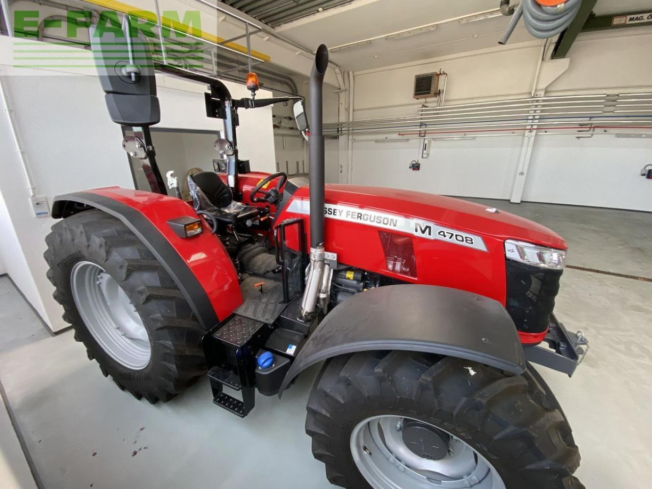 Massey Ferguson mf 4708 m plattform - Traktors: foto 4 Massey Ferguson mf 4708 m plattform - Traktors: foto 4